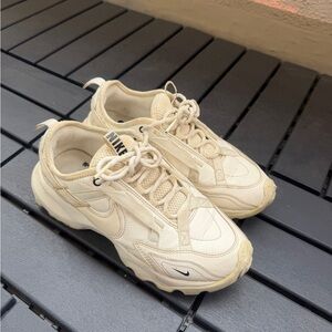 Nike women’s TC 7900 shoes in white/cream